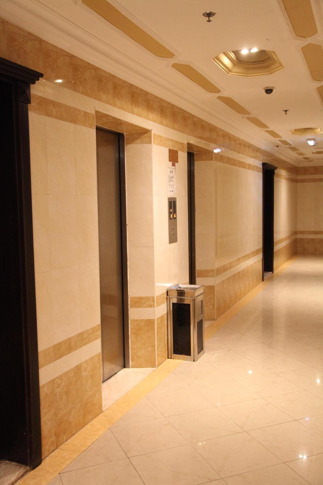 Dream Palace Hotel Аджман Екстериор снимка